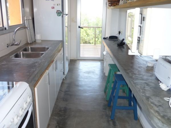 Moderna casa en alquiler y venta a pasitos del mar en Montoya, La Barra.