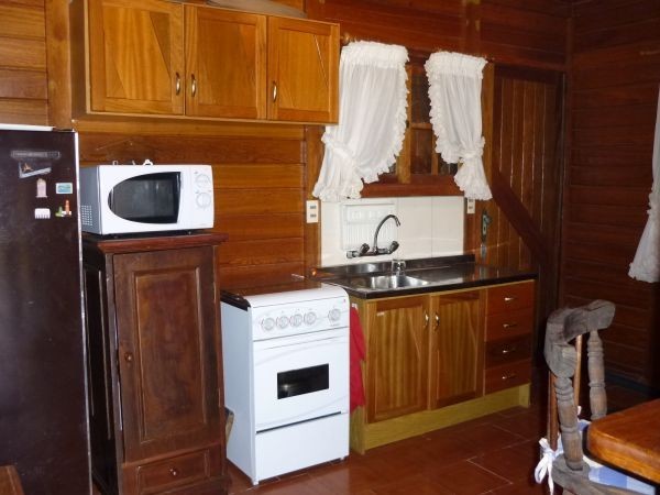 Coqueta cabaña en alquiler sobre El Tesoro, La Barra super bien ubicada.