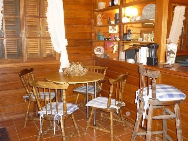 Coqueta cabaña en alquiler sobre El Tesoro, La Barra super bien ubicada.