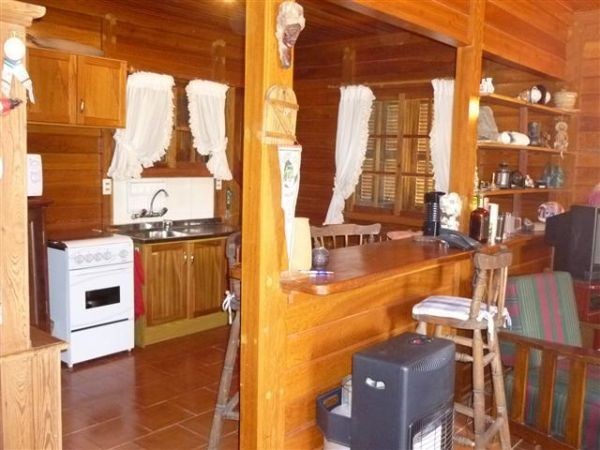 Coqueta cabaña en alquiler sobre El Tesoro, La Barra super bien ubicada.