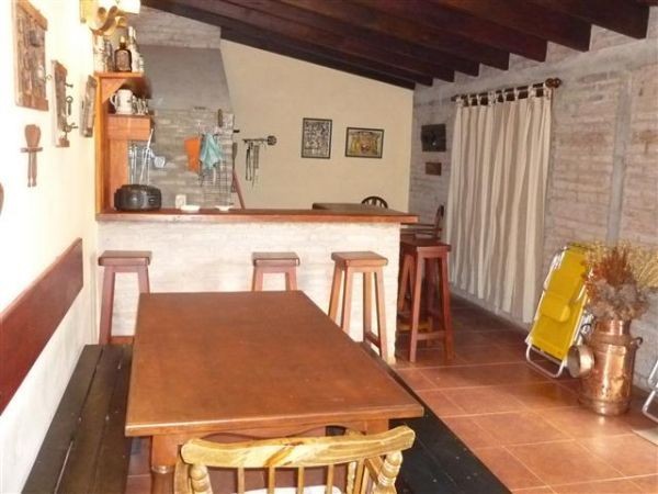 Coqueta cabaña en alquiler sobre El Tesoro, La Barra super bien ubicada.