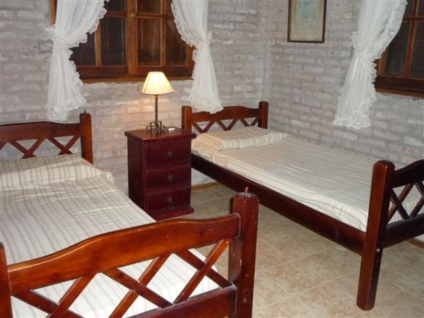 Coqueta cabaña en alquiler sobre El Tesoro, La Barra super bien ubicada.