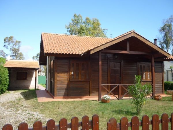 Coqueta cabaña en alquiler sobre El Tesoro, La Barra super bien ubicada.