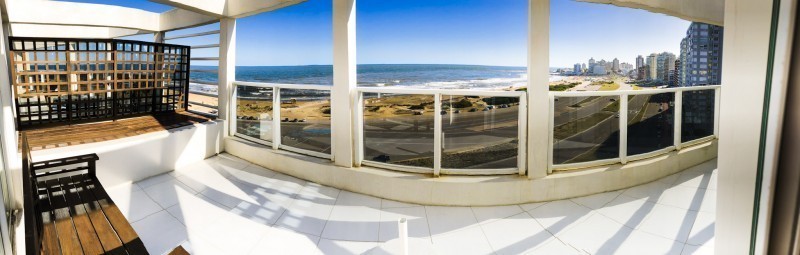 Excepcional Penthouse frente a Playa Brava en venta 
