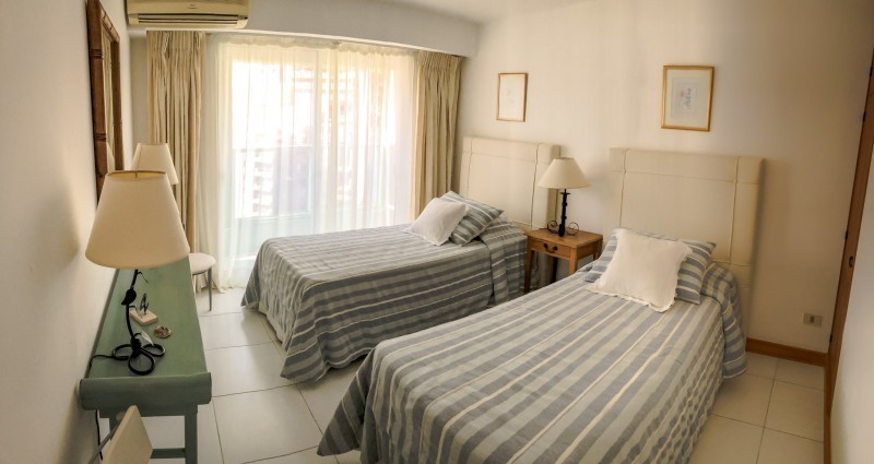 Excepcional Penthouse frente a Playa Brava en venta 