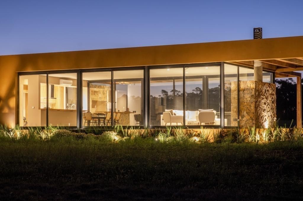 Espectacular casa en Laguna de los Cisnes