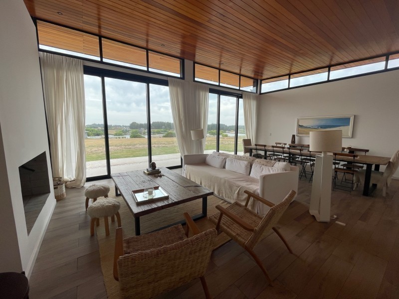 Muy linda casa en Pueblo Mio