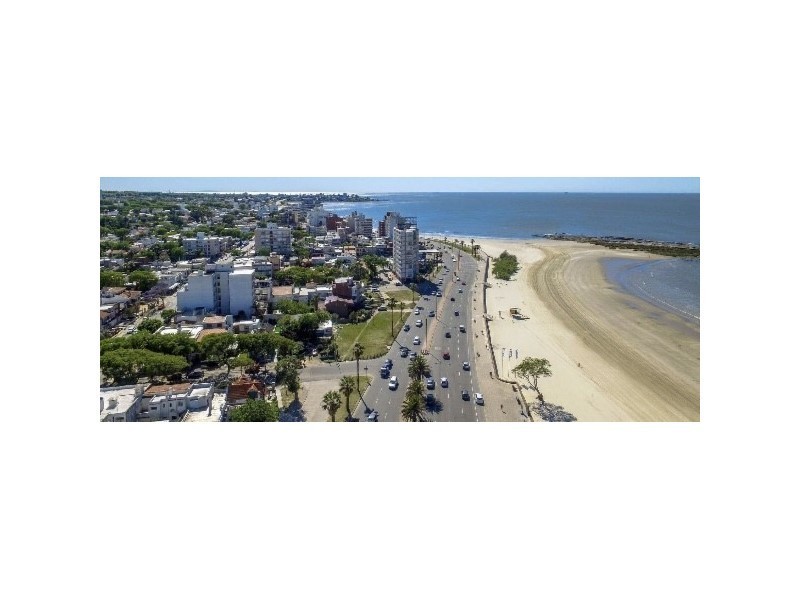 Monoambiente con terraza frente al mar