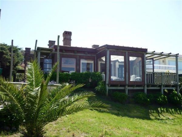 Casa en alquiler y venta sobre Montoya, La Barra con vista al mar.