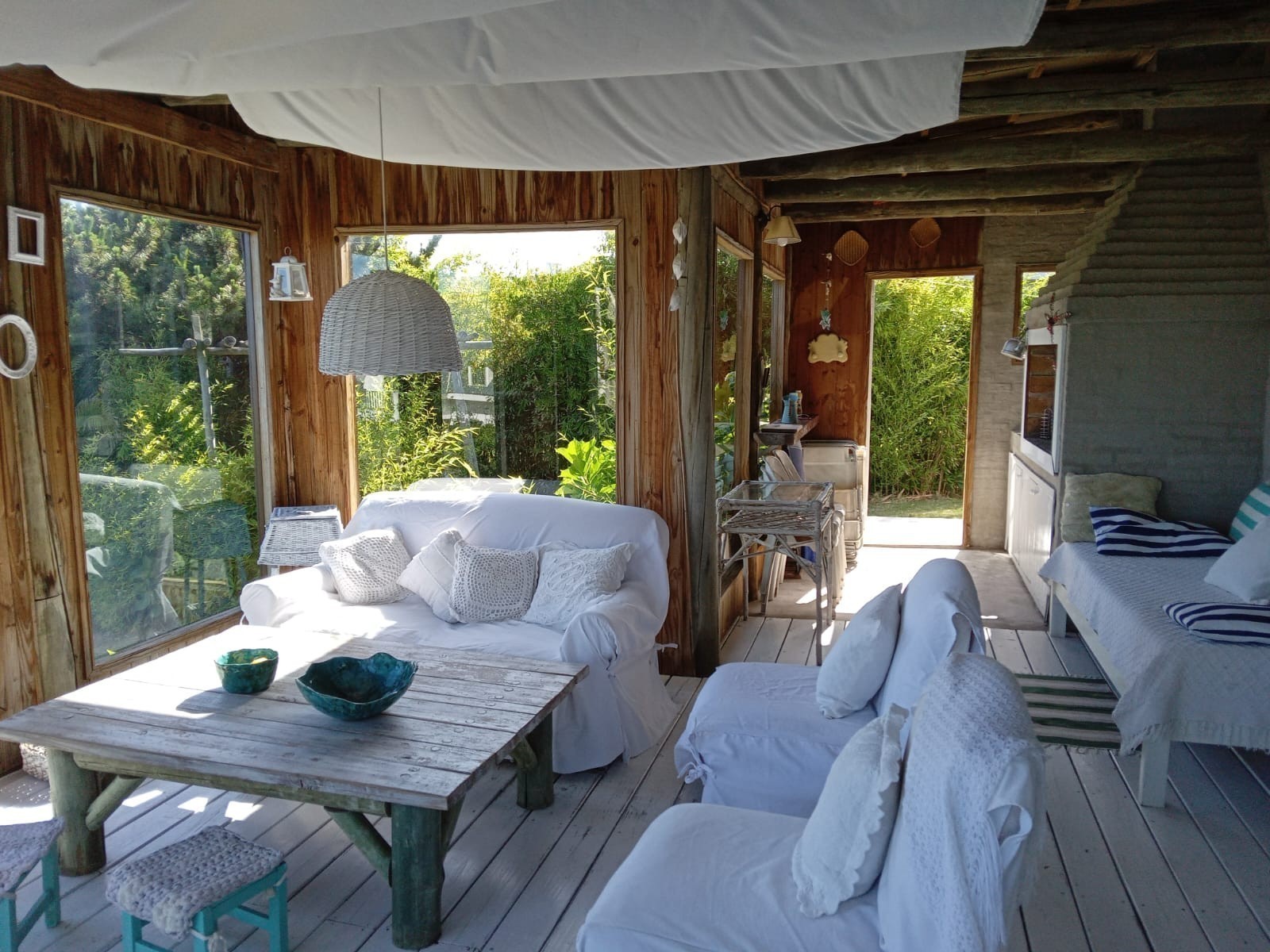 Casa en alquiler y venta sobre Montoya, La Barra con vista al mar.