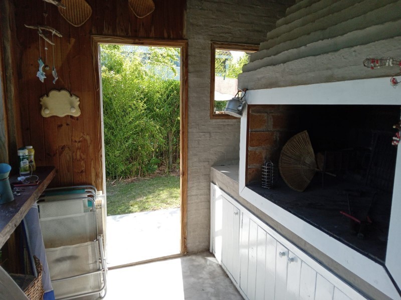 Casa en alquiler y venta sobre Montoya, La Barra con vista al mar.