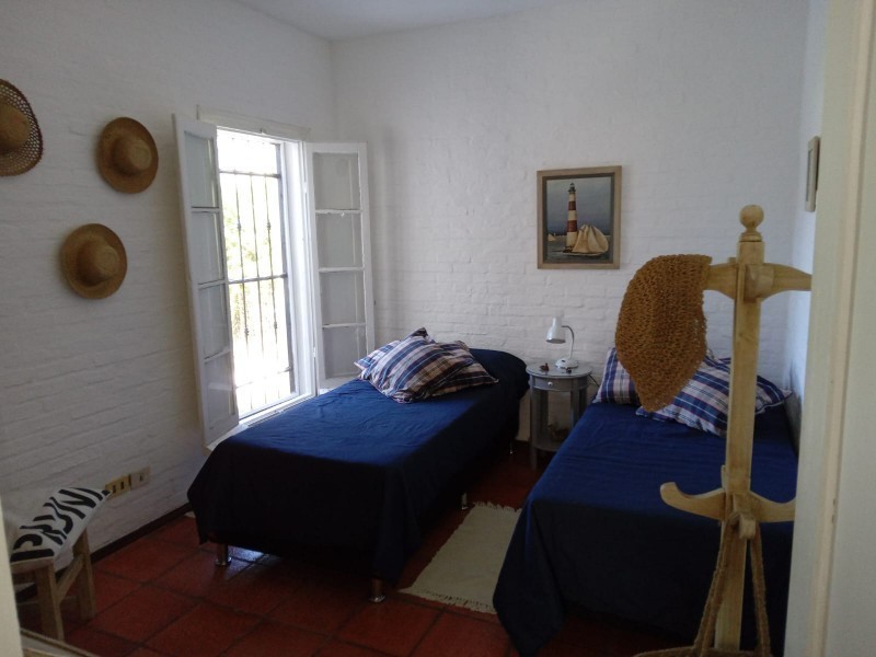 Casa en alquiler y venta sobre Montoya, La Barra con vista al mar.