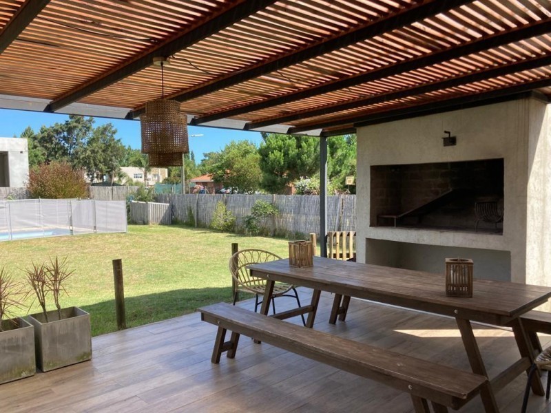 Casa en alquiler anual en barrio cerrado