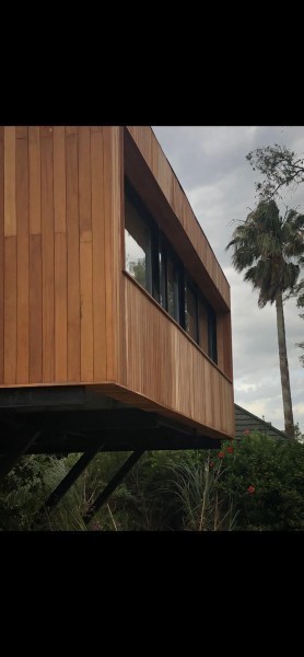 Casa moderna sobre el Arroyo en La Barra 