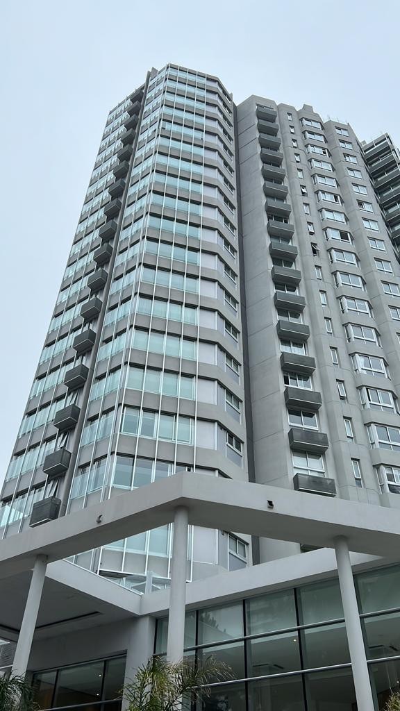 Lindo departamento sobre Avenida Roosevelt