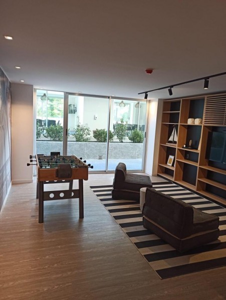 Lindo departamento sobre Avenida Roosevelt