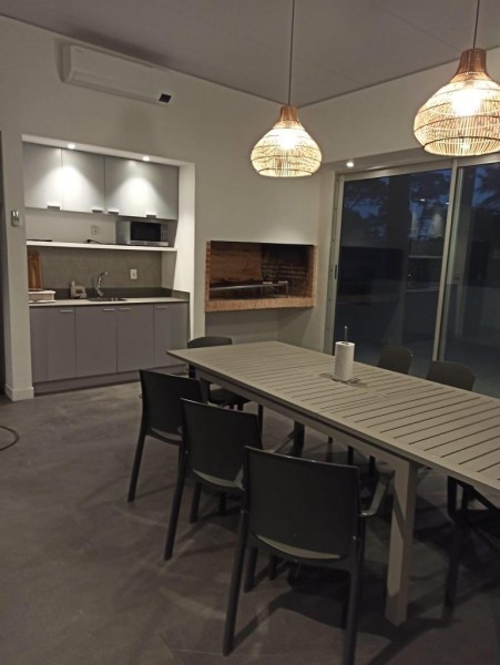 Lindo departamento sobre Avenida Roosevelt