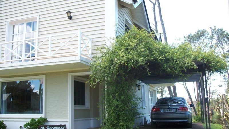 Hermosa casa en alquiler sobre Montoya, La Barra a pocas cuadras del mar