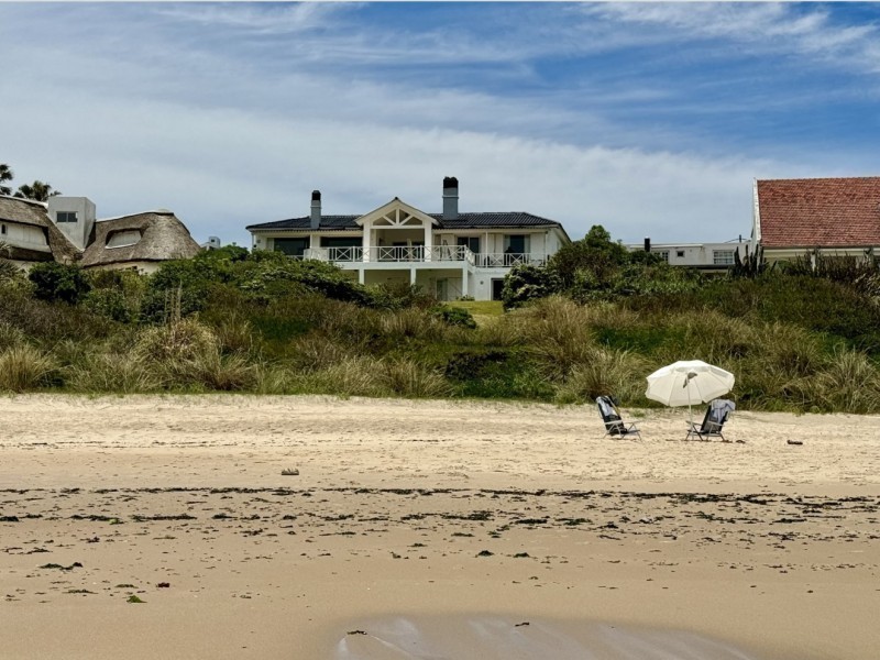 Casa en primera linea en playa mansa, Jose Ignacio