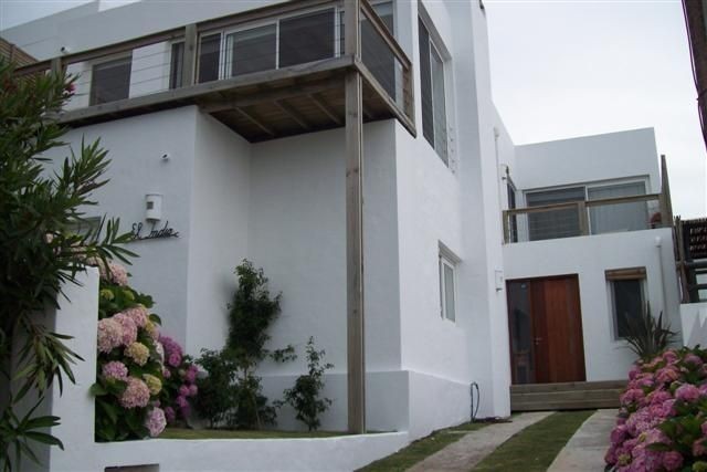 Moderna casa en alquiler de la ruta al mar, La Barra.