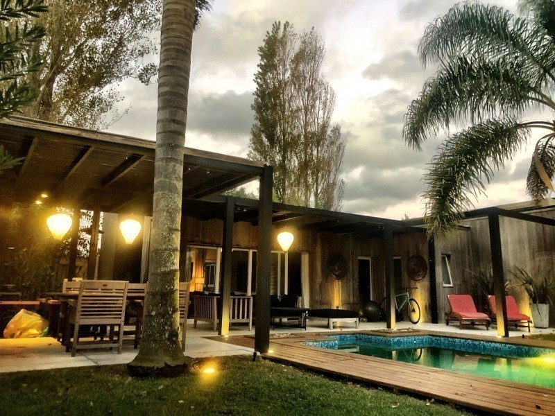 Linda casa con pileta para alquiler en barrio cerrado 