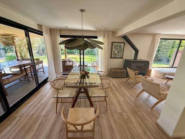 Muy linda casa con gran jardin y pileta en Montoya