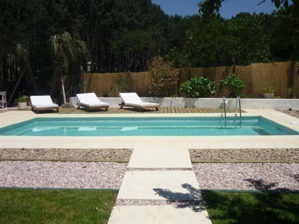 Muy linda casa con gran jardin y pileta en Montoya