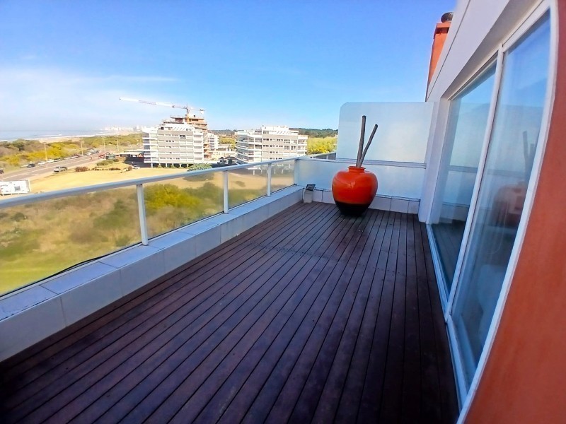 Penthouse en Rincón del Indio frente al mar 