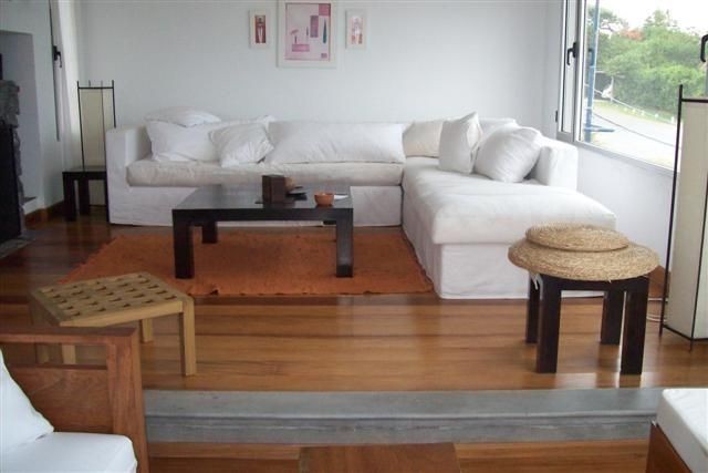 Moderna casa en alquiler frente a La Posta del Cangrejo, La Barra.