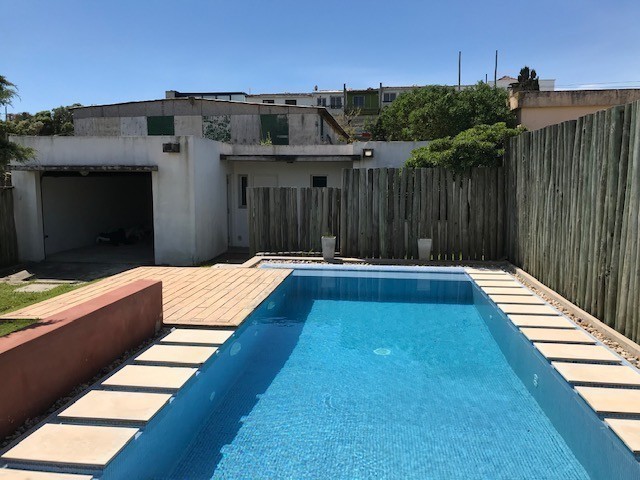 Moderna casa en alquiler frente a La Posta del Cangrejo, La Barra.
