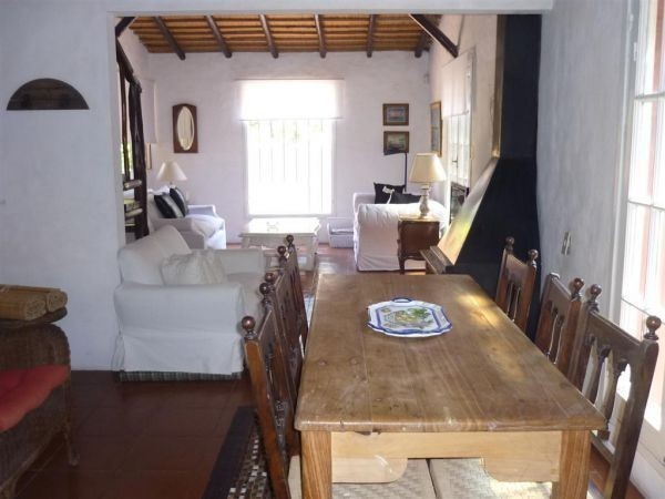 Casa en alquiler y venta con pileta en La Barra.