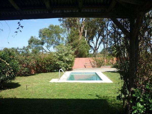 Casa en alquiler y venta con pileta en La Barra.
