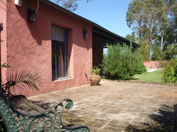 Casa en alquiler y venta con pileta en La Barra.