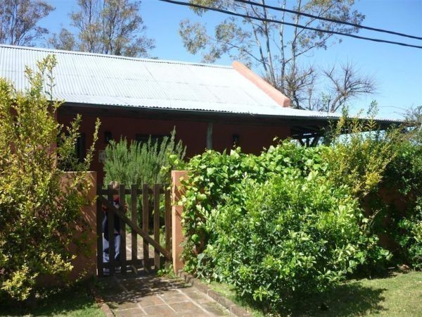 Casa en alquiler y venta con pileta en La Barra.