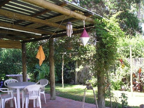 Simpática casa en alquiler a tan sólo tres cuadras del puente, La barra.