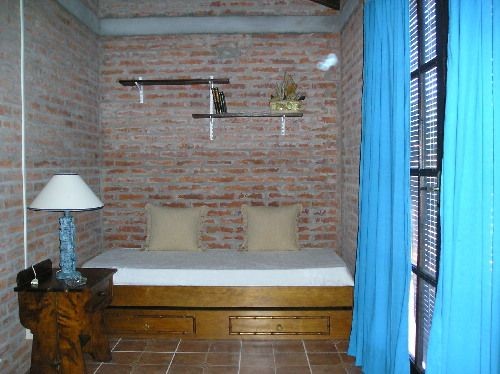 Simpática casa en alquiler a tan sólo tres cuadras del puente, La barra.