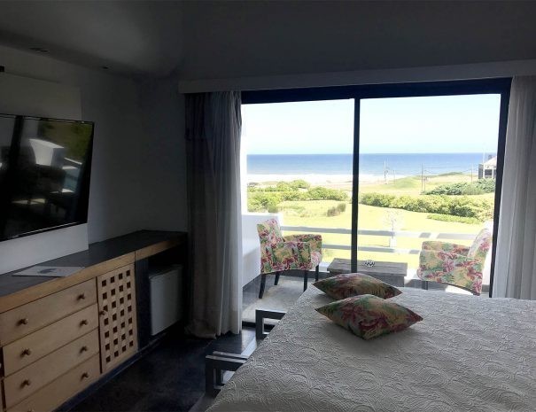 Posada y fondo de comercio en Montoya, La Barra