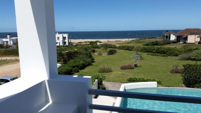 Posada y fondo de comercio en Montoya, La Barra