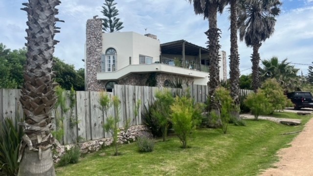 Casa en alquiler en Punta Piedras