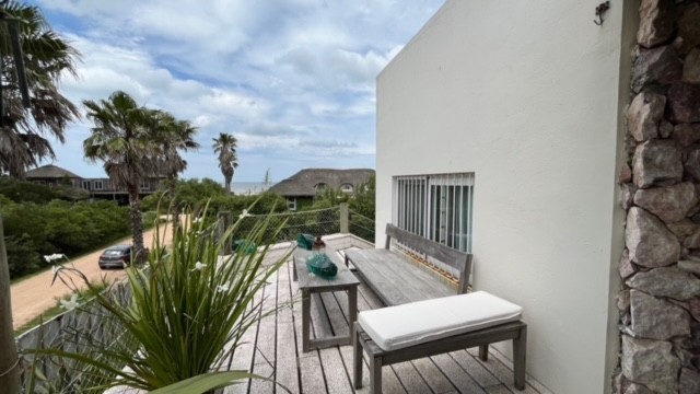 Casa en alquiler en Punta Piedras