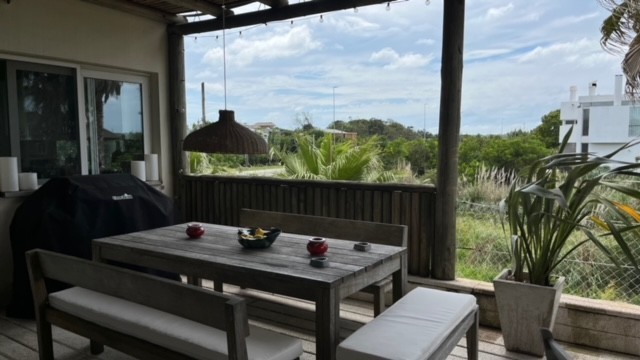 Casa en alquiler en Punta Piedras