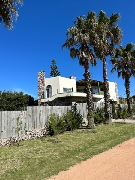 Casa en alquiler en Punta Piedras