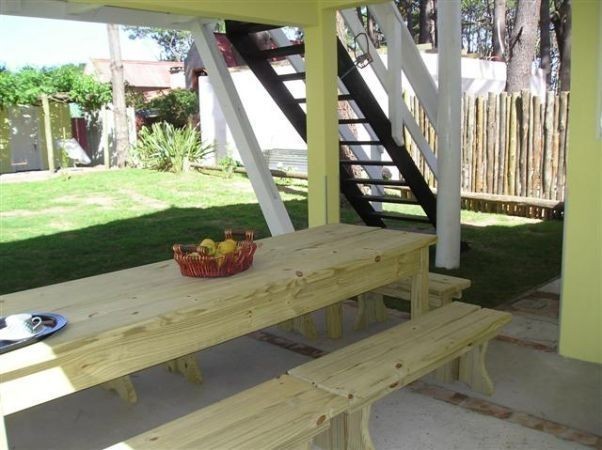 Simpático chalet en alquiler en medio del bosque, Montoya, La Barra.