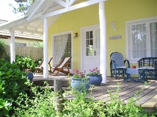 Simpático chalet en alquiler en medio del bosque, Montoya, La Barra.