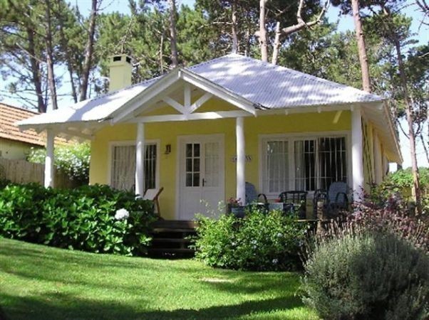 Simpático chalet en alquiler en medio del bosque, Montoya, La Barra.