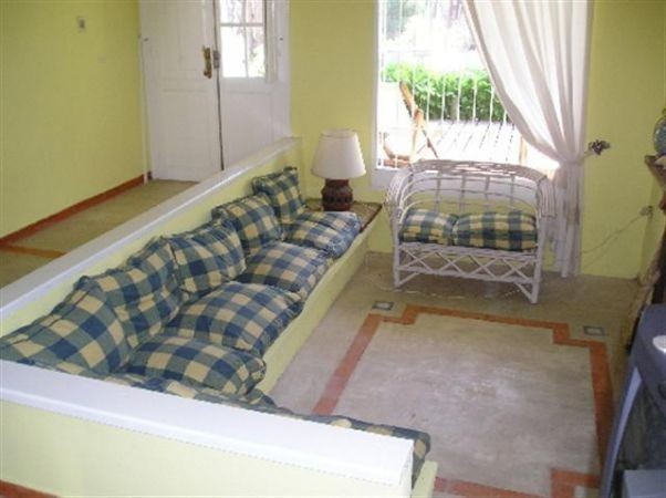 Simpático chalet en alquiler en medio del bosque, Montoya, La Barra.