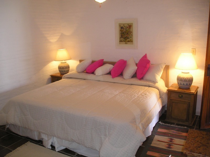 Moderna Casa en alquiler y venta, de líneas netas, en el corazón de La Barra.