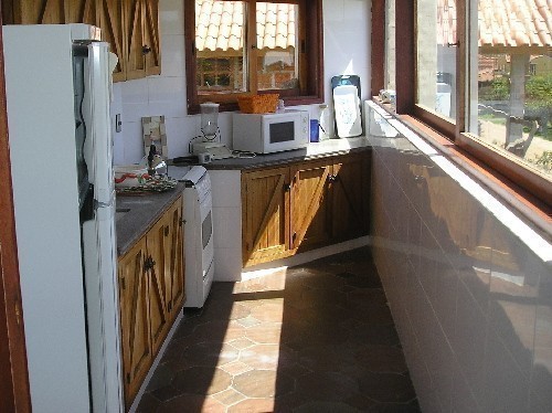 Moderna Casa en alquiler y venta, de líneas netas, en el corazón de La Barra.