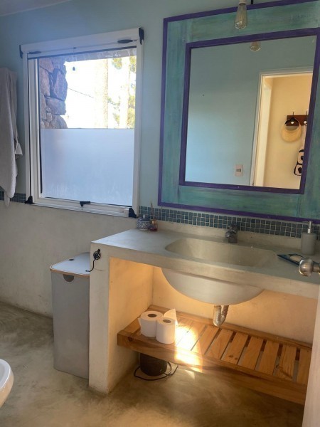 Simpatico quincho en alquiler y venta en Montoya a tres cuadras de la playa.