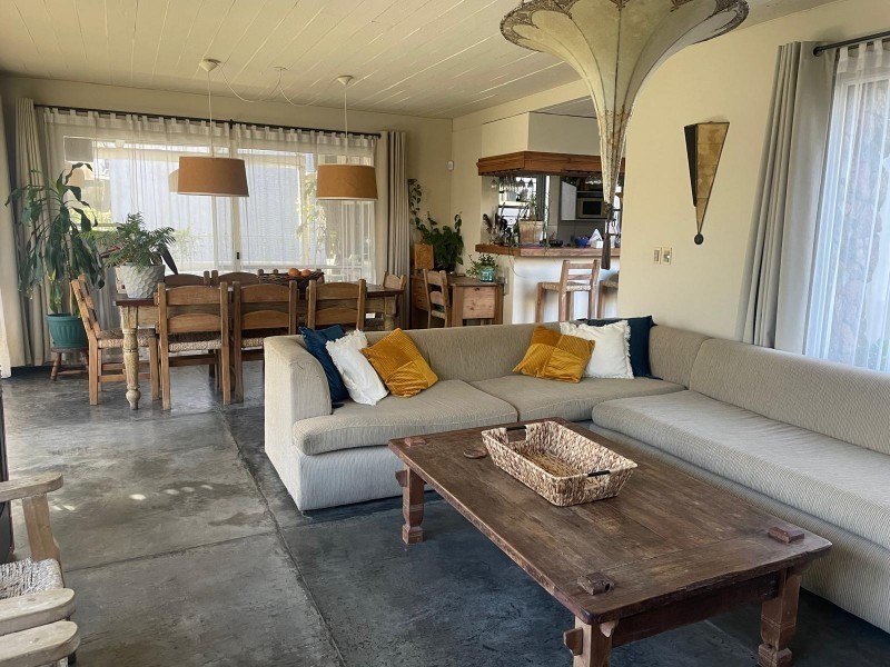 Simpatico quincho en alquiler y venta en Montoya a tres cuadras de la playa.